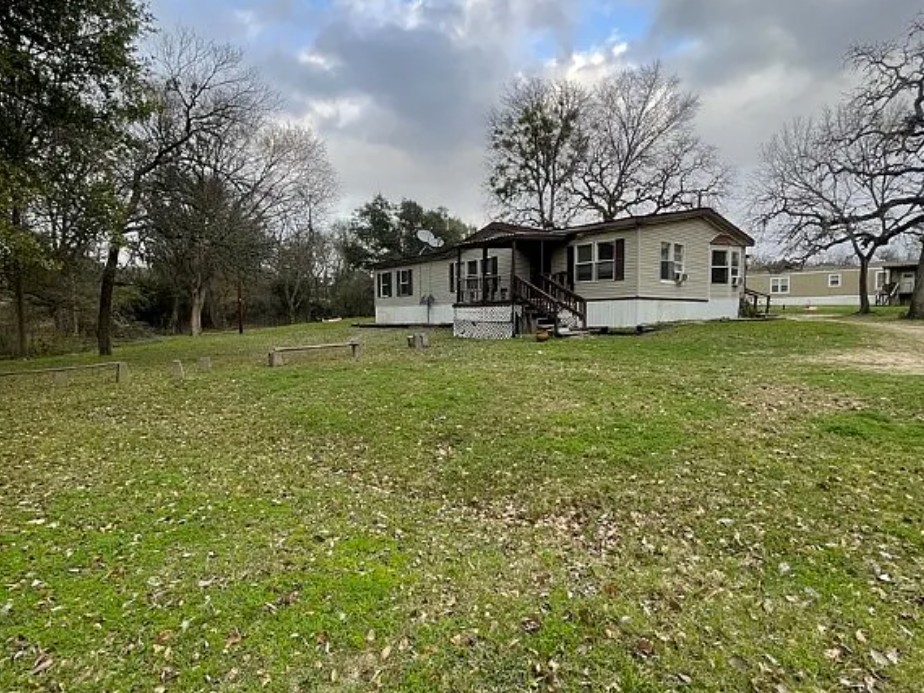 205 Kaye Street, Snook